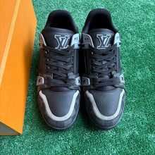 Load image into Gallery viewer, Louis Vuitton Trainers Size 7UK
