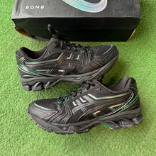 Load image into Gallery viewer, ASICS Gel Kayano 14s Size 6
