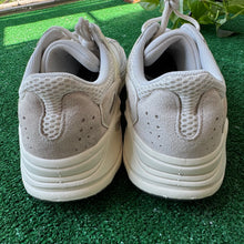 Load image into Gallery viewer, Yeezy Analog 700s Size 12
