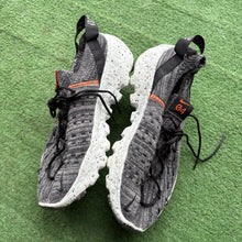 Load image into Gallery viewer, Nike Space Hippie 04s Size 10
