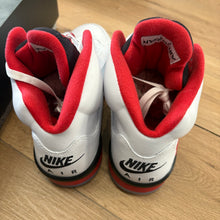 Load image into Gallery viewer, Jordan Black Tongue Fire Red 5s Size 9
