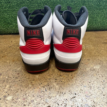 Load image into Gallery viewer, Jordan Chicago 2s Size 14
