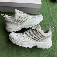 Load image into Gallery viewer, Salomon x Maison Margiela ACS Pros Size 9.5
