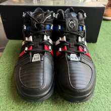 Load image into Gallery viewer, Nike LeBron The Shop 3s Size 10
