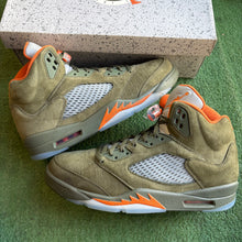 Load image into Gallery viewer, Jordan Olive 5s Size 13
