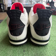 Load image into Gallery viewer, Jordan Flight Club 4s Size 11

