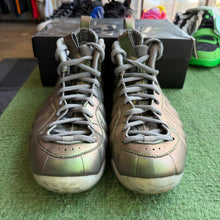 Load image into Gallery viewer, Nike Iridescent Foamposites Size 12W/10.5M
