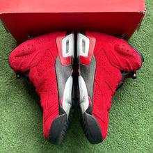 Load image into Gallery viewer, Jordan Toro 6s Size 9
