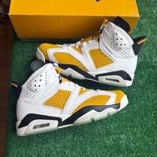Load image into Gallery viewer, Jordan Yellow Ochre 6s Size 9
