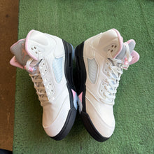 Load image into Gallery viewer, Jordan Medium Pink 5s Size 11.5
