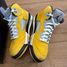 Load image into Gallery viewer, Jordan Tokyo T23 5s Size 10.5
