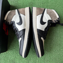 Load image into Gallery viewer, Jordan Mocha 1s Size 11.5
