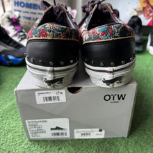 Load image into Gallery viewer, Vans Floral Rivets Old Skool 36s Size 11
