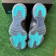 Load image into Gallery viewer, Jordan Gamma 11s Size 8.5

