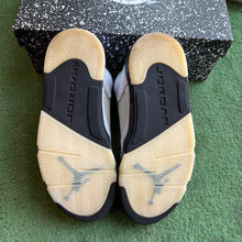 Load image into Gallery viewer, Jordan Reverse Metallic 5s Size 8.5
