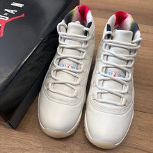 Load image into Gallery viewer, Jordan 285 11s Size 9.5

