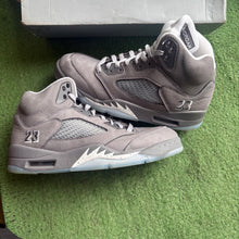 Load image into Gallery viewer, Jordan Wolf Grey 5s Size 9
