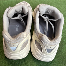 Load image into Gallery viewer, Yeezy Static 700s Size 9.5
