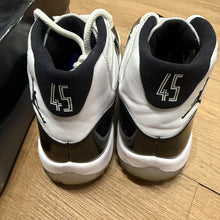 Load image into Gallery viewer, Jordan Concord 11s Size 10

