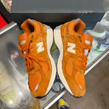 Load image into Gallery viewer, New Balance Protection Pack 2002Rs Size 12
