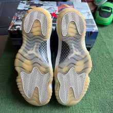Load image into Gallery viewer, Jordan Jeter Low 11s Size 10.5
