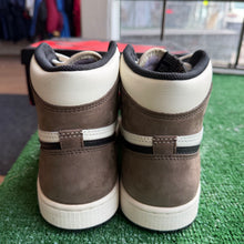 Load image into Gallery viewer, Jordan Mocha 1s Size 9
