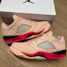 Load image into Gallery viewer, Jordan Girls That Hoop Low 5s Size 9.5W/8M
