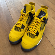 Load image into Gallery viewer, Jordan Lightning 4s Size 13

