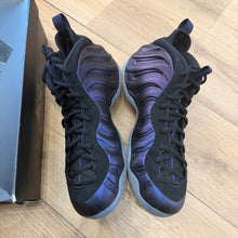 Load image into Gallery viewer, Nike Eggplant Foamposites Size 13
