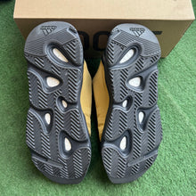 Load image into Gallery viewer, Yeezy Honey Flux MNVN 700s Size 11
