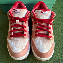 Load image into Gallery viewer, Nike SB StrangeLove Low Dunks Size 11.5
