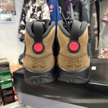 Load image into Gallery viewer, Jordan Olive 9s Size 10.5
