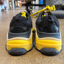 Load image into Gallery viewer, Balenciaga Triple S Size 39
