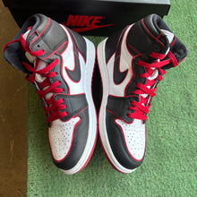 Load image into Gallery viewer, Jordan Bloodline 1s Size 8
