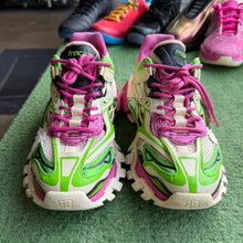 Load image into Gallery viewer, Balenciaga Track 2s Size 39
