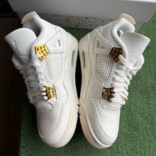 Load image into Gallery viewer, Jordan Metallic Gold 4s Size 8.5W/7M
