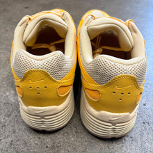 Load image into Gallery viewer, Nike University Gold P-6000s Size 14
