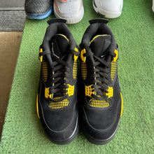 Load image into Gallery viewer, Jordan Thunder 4s Size 9
