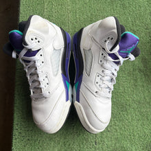 Load image into Gallery viewer, Jordan Grape 5s Size 5Y
