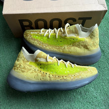 Load image into Gallery viewer, Yeezy Hylte 380s Size 11

