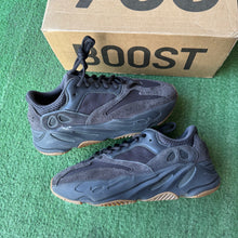 Load image into Gallery viewer, Adidas Yeezy Utility Black 700s Size 7
