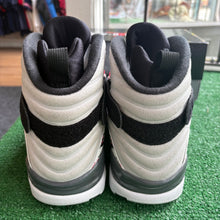 Load image into Gallery viewer, Jordan Bugs Bunny 8s Size 13
