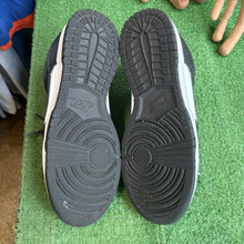 Load image into Gallery viewer, Nike Panda Low Dunk Size 9
