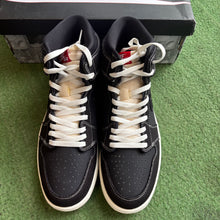 Load image into Gallery viewer, Jordan Flight Club 1s Size 11.5
