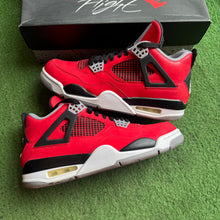 Load image into Gallery viewer, Jordan Toro 4s Size 8
