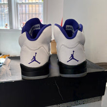 Load image into Gallery viewer, Jordan Concord 5s Size 9
