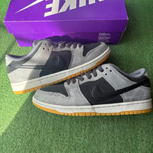 Load image into Gallery viewer, GG Flash Treks Size 39UK
