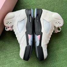 Load image into Gallery viewer, Jordan Medium Pink 5s Size 11.5
