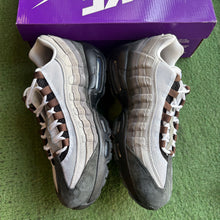 Load image into Gallery viewer, Nike SB Cacao Wow Air Max 95s Size 9.5

