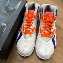 Load image into Gallery viewer, Nike Auburn Air Trainer SCs Size 10.5
